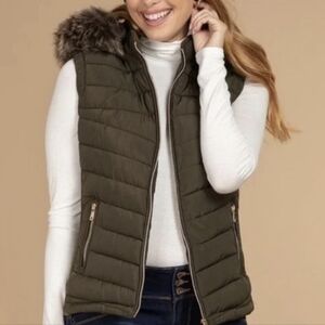 YMI Puffer Vest Removable Hood - Size L